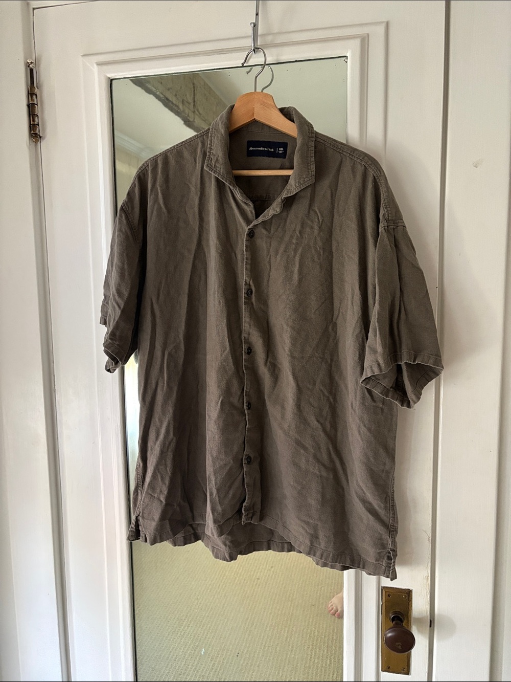 Abercrombie & Fitch Men’s Brown Linen Blend Short Sleeve Button Down Shirt